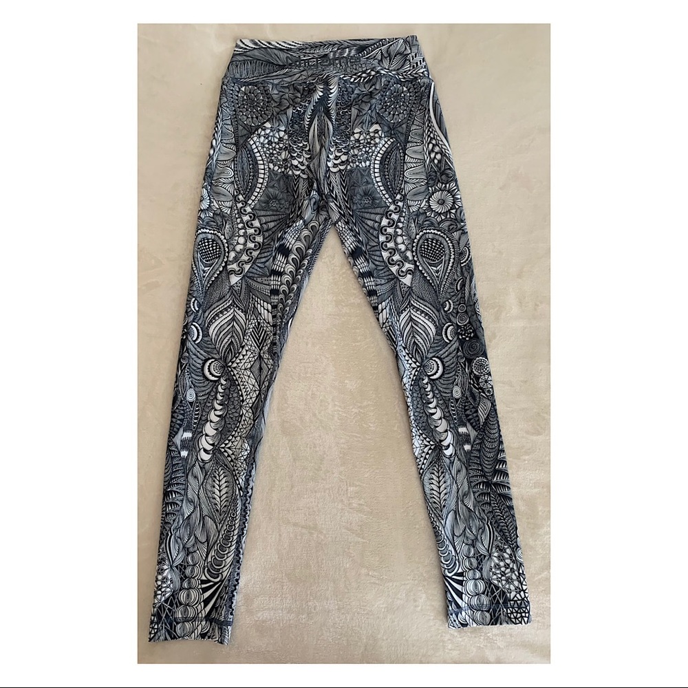 Niyama Yoga Pants - Medium Black & White pattern - Picture 3 of 7